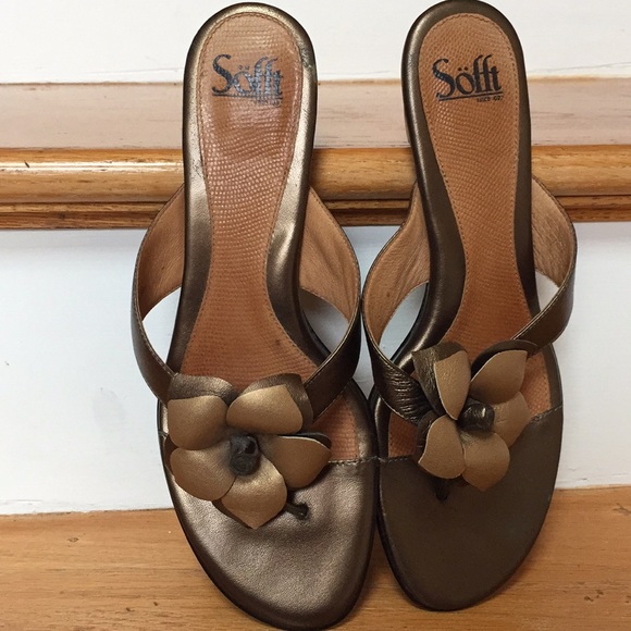 sofft flip flops